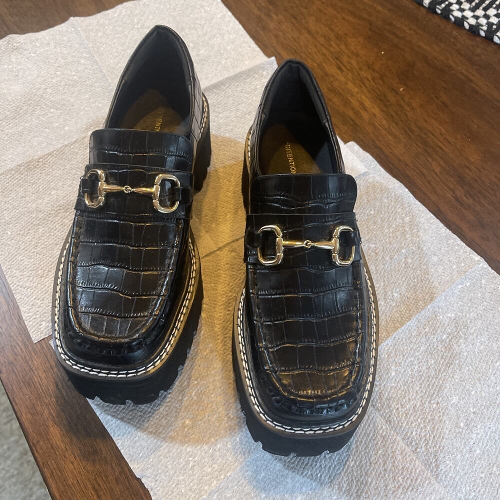 Intentionally Blank Womens Loafer HK-2 Croc Lug Sz 6 Clean!